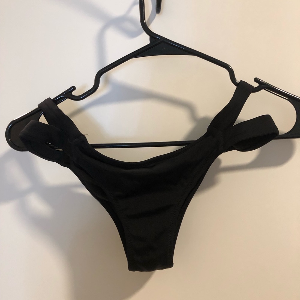 Black bikini bottoms